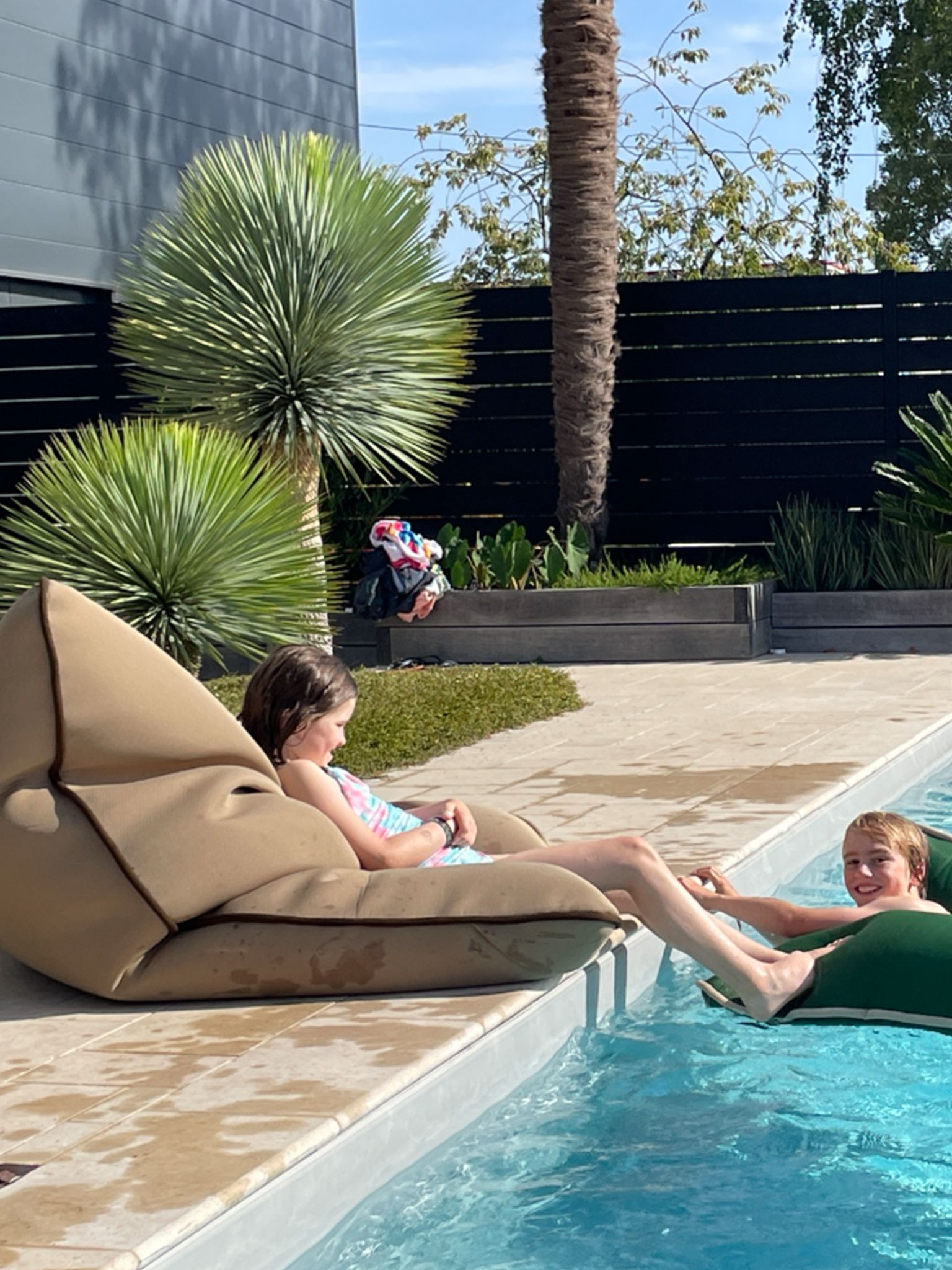 Water pouf